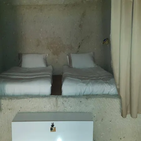 Hostel Cave